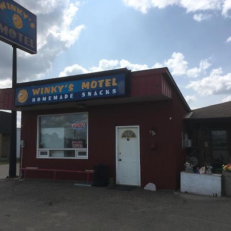 Winkys Motel Estevan Dış mekan fotoğraf