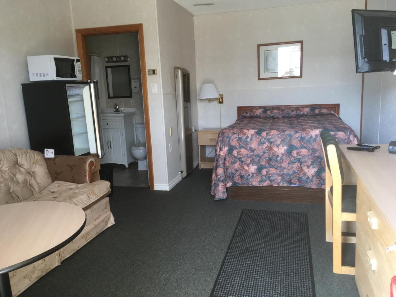 Winkys Motel Estevan Dış mekan fotoğraf