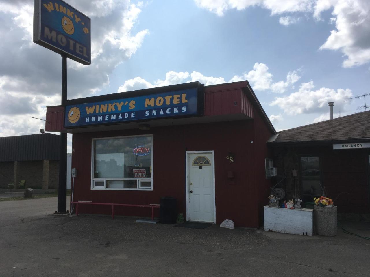 Winkys Motel Estevan Dış mekan fotoğraf