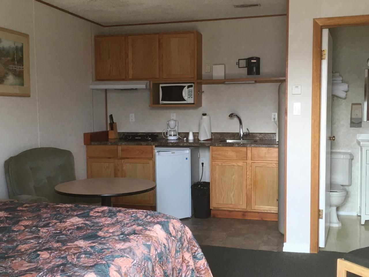 Winkys Motel Estevan Dış mekan fotoğraf